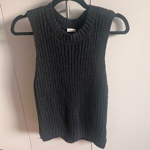 Abercrombie black sweater vest size S